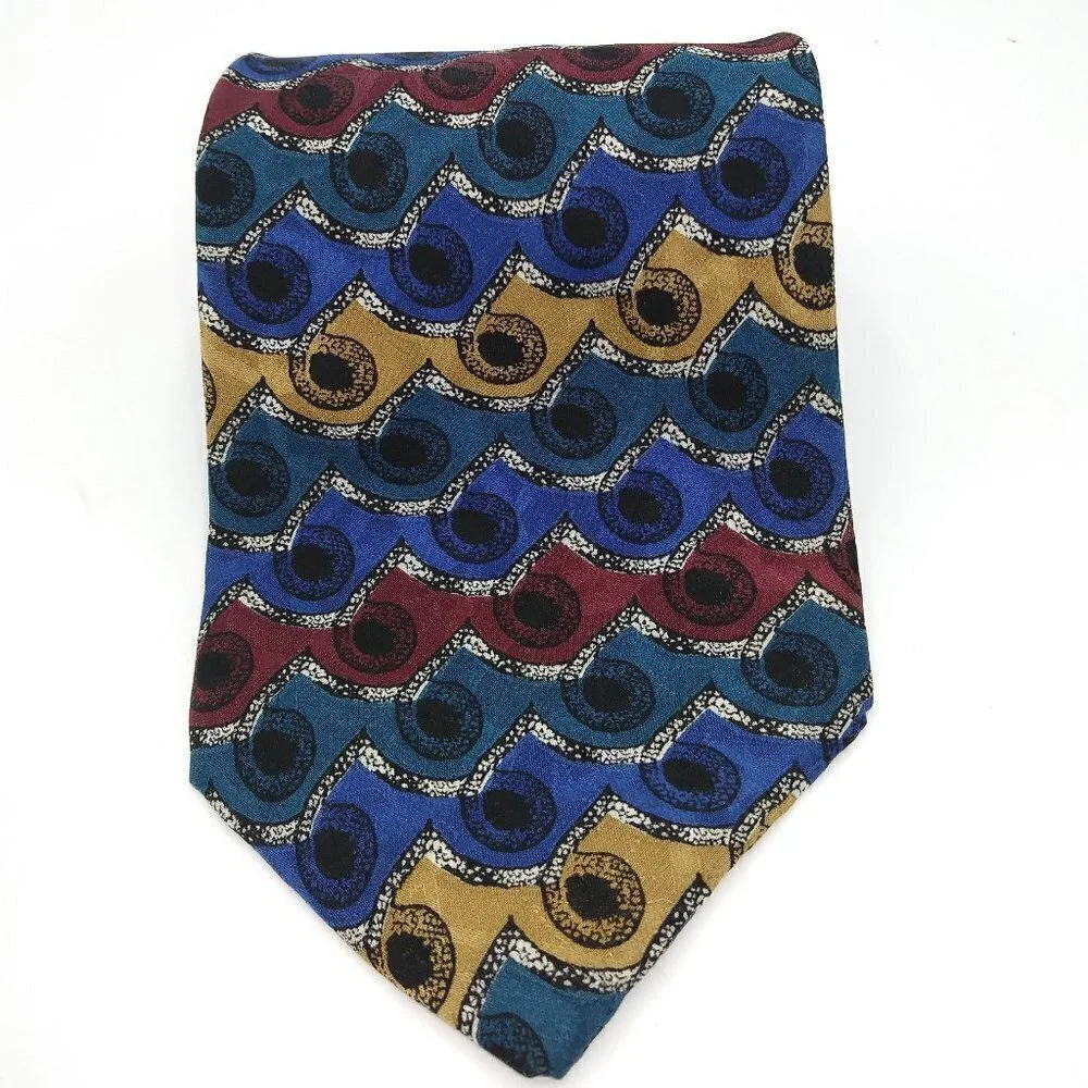 Club International Tie